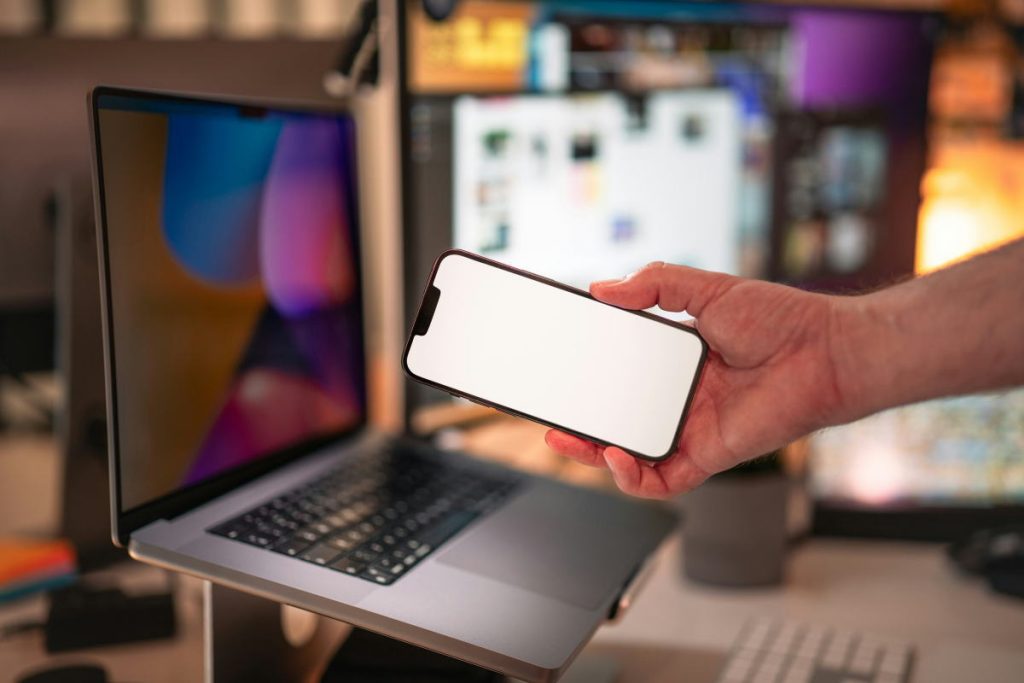 laptop－スマホイメージ